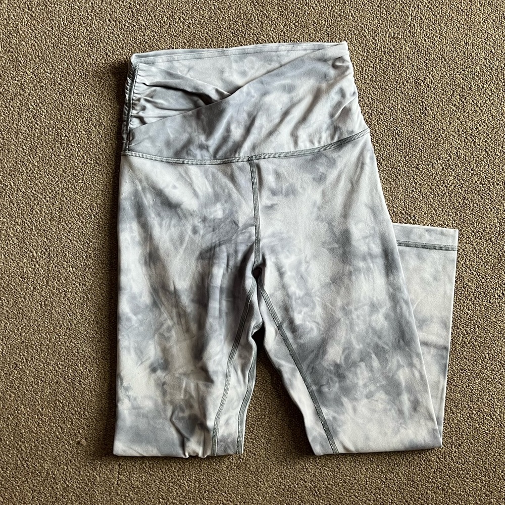 Lululemon Grey Tie Dye Align Leggings